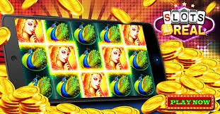 Người chơi Việt mở trang giải trí trên điện thoại với giao diện rõ ràng